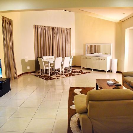 Al Hamra Plaza Apartment Manama Exterior photo