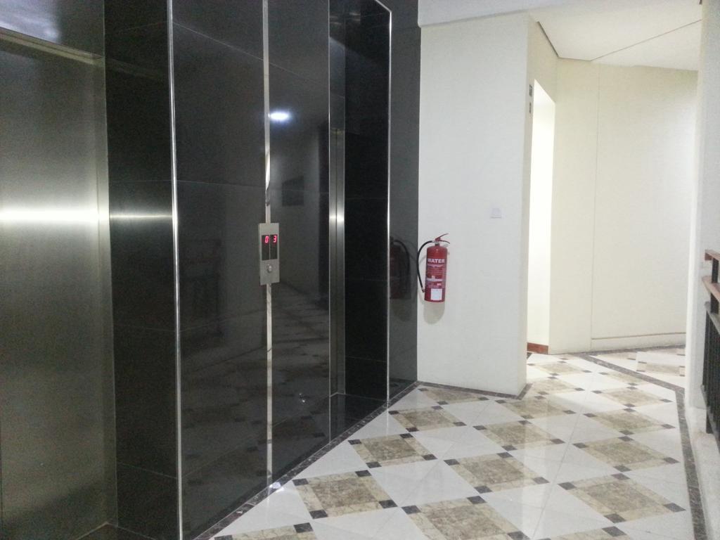 Al Hamra Plaza Apartment Manama Exterior photo