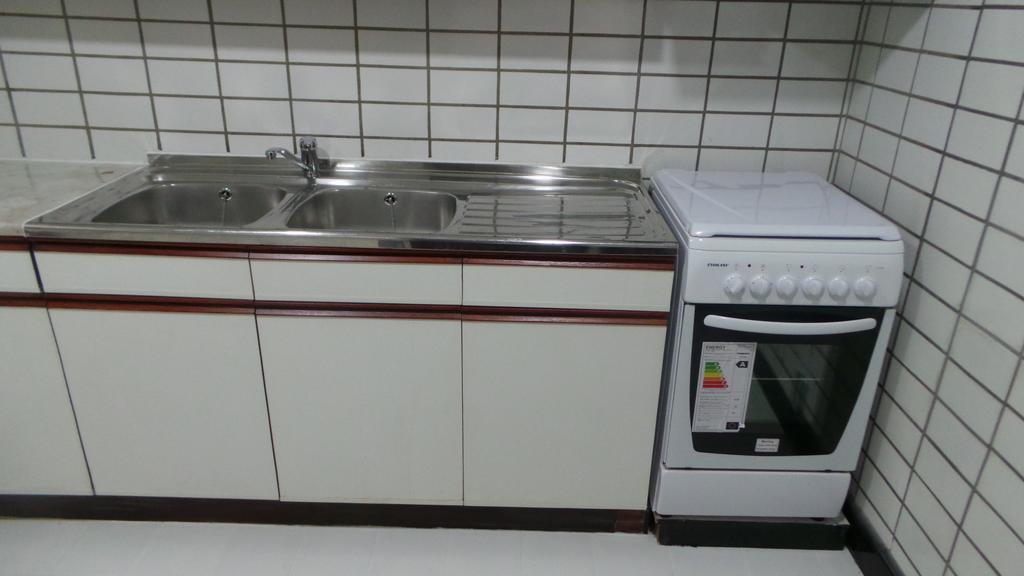 Al Hamra Plaza Apartment Manama Room photo