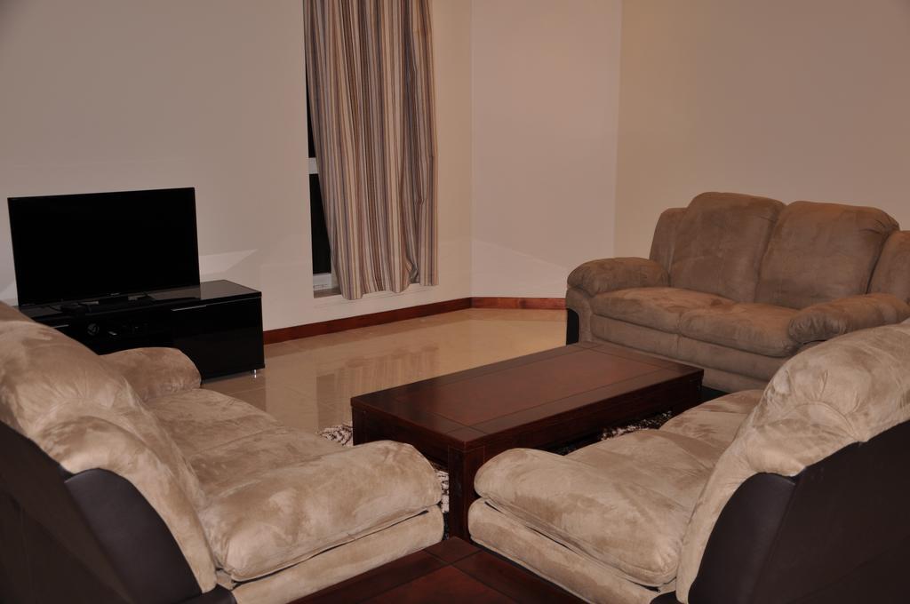 Al Hamra Plaza Apartment Manama Room photo