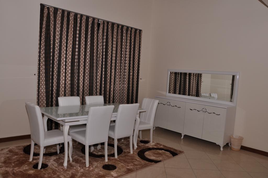 Al Hamra Plaza Apartment Manama Room photo