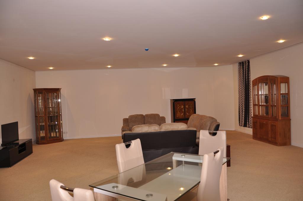 Al Hamra Plaza Apartment Manama Room photo