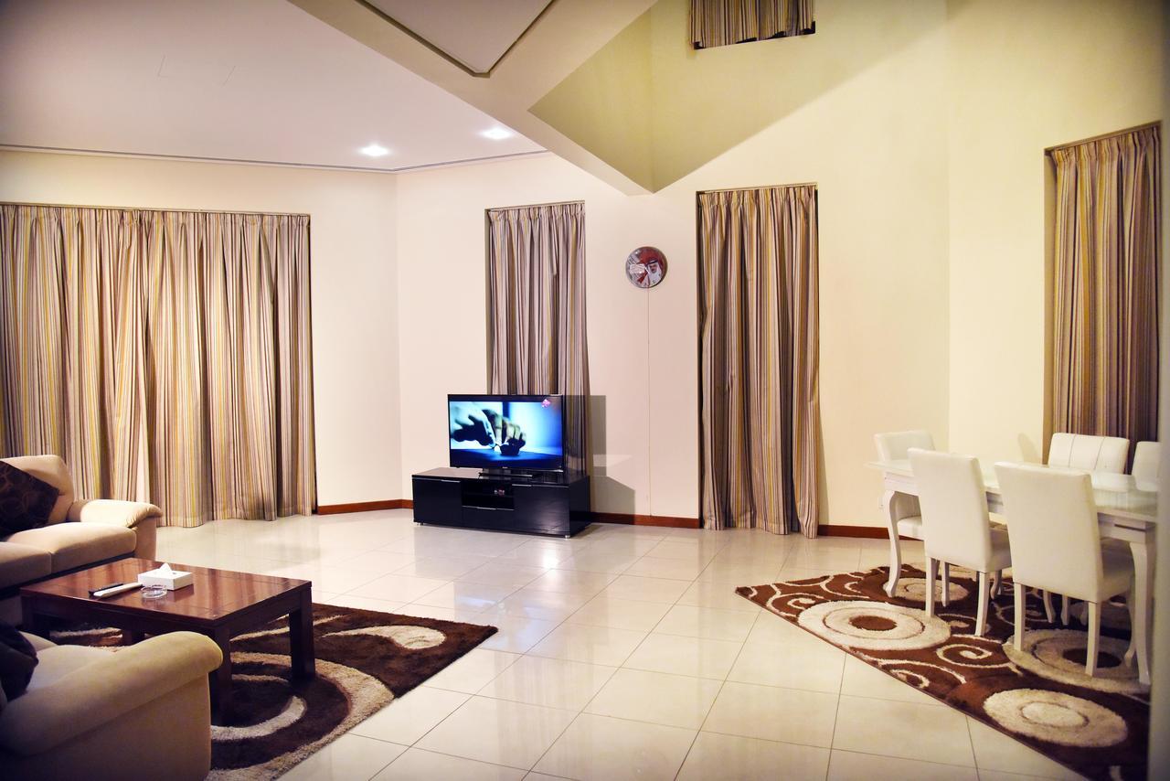 Al Hamra Plaza Apartment Manama Room photo