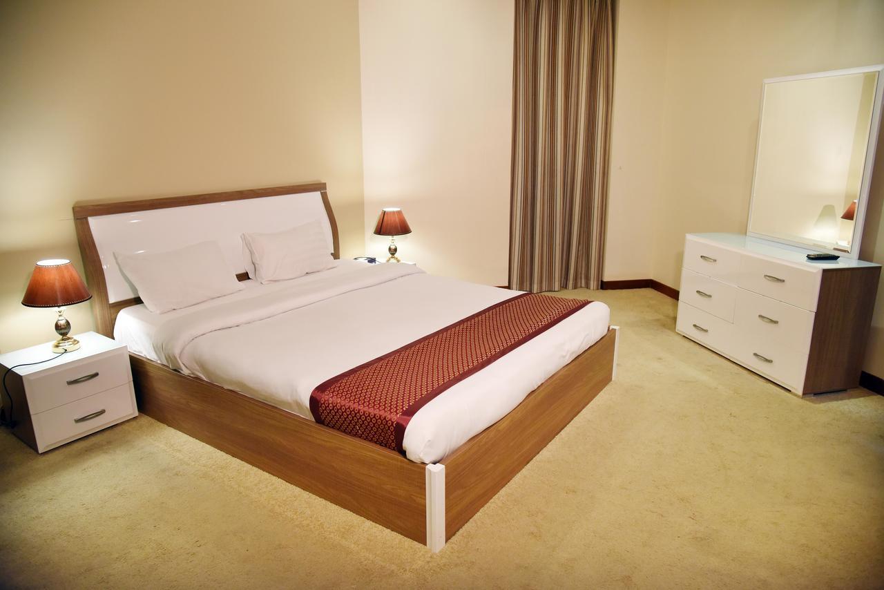 Al Hamra Plaza Apartment Manama Room photo