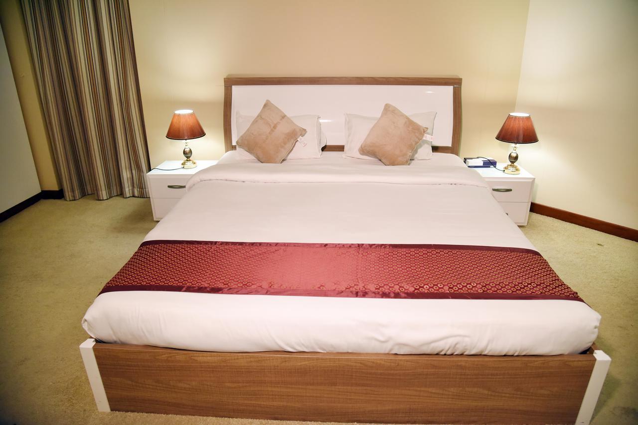 Al Hamra Plaza Apartment Manama Exterior photo