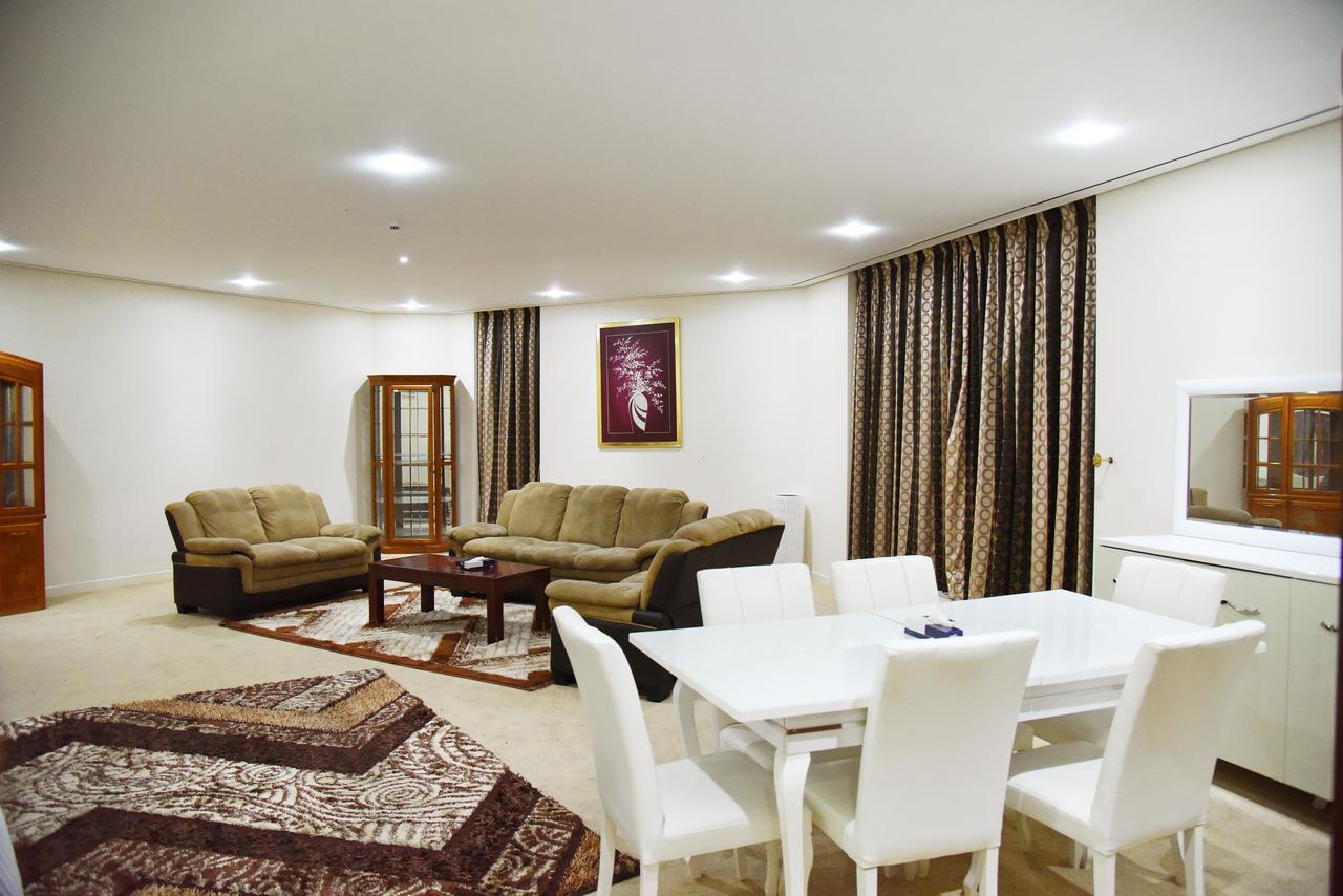 Al Hamra Plaza Apartment Manama Exterior photo