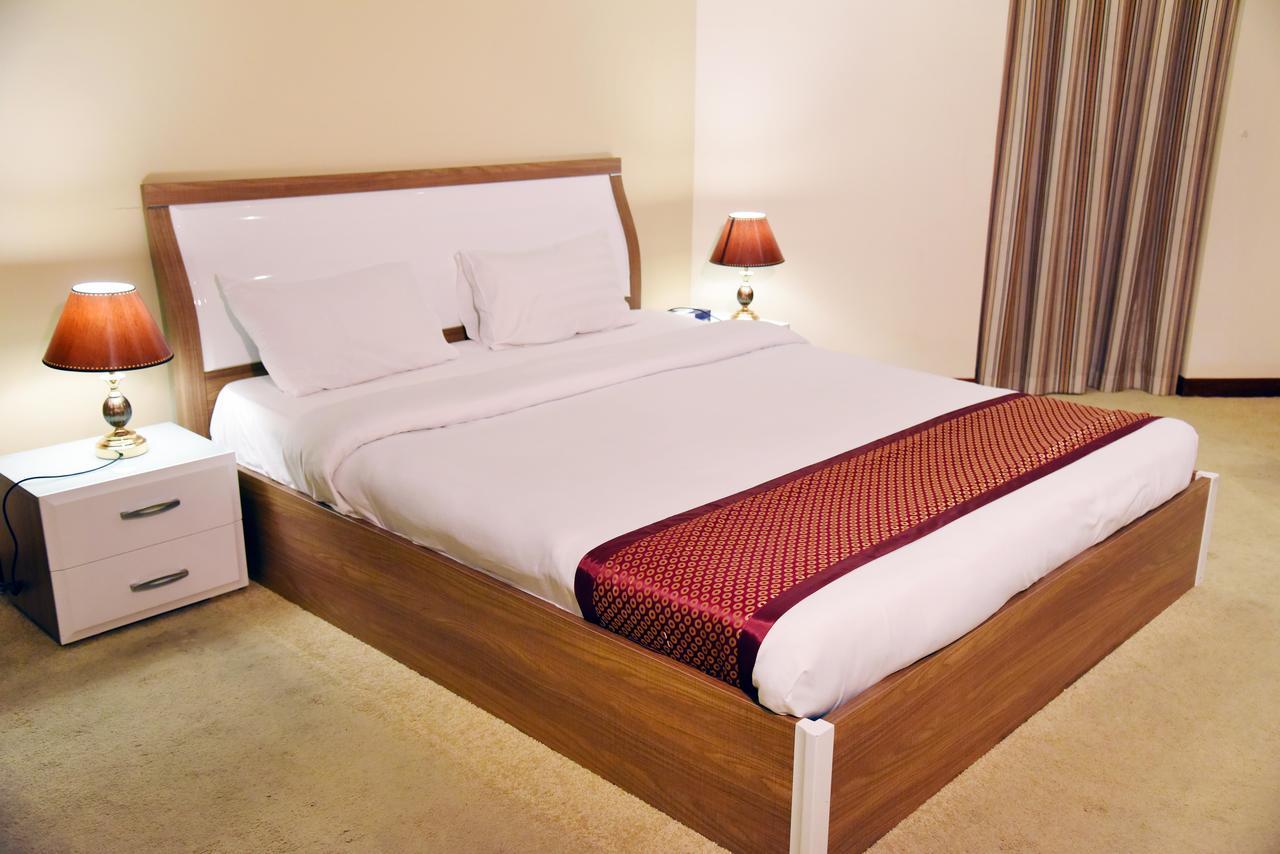 Al Hamra Plaza Apartment Manama Exterior photo